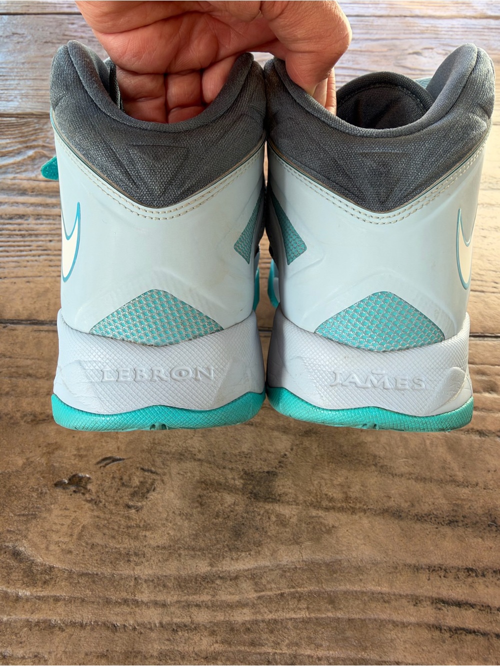 LeBron James - Picture 4 of 6